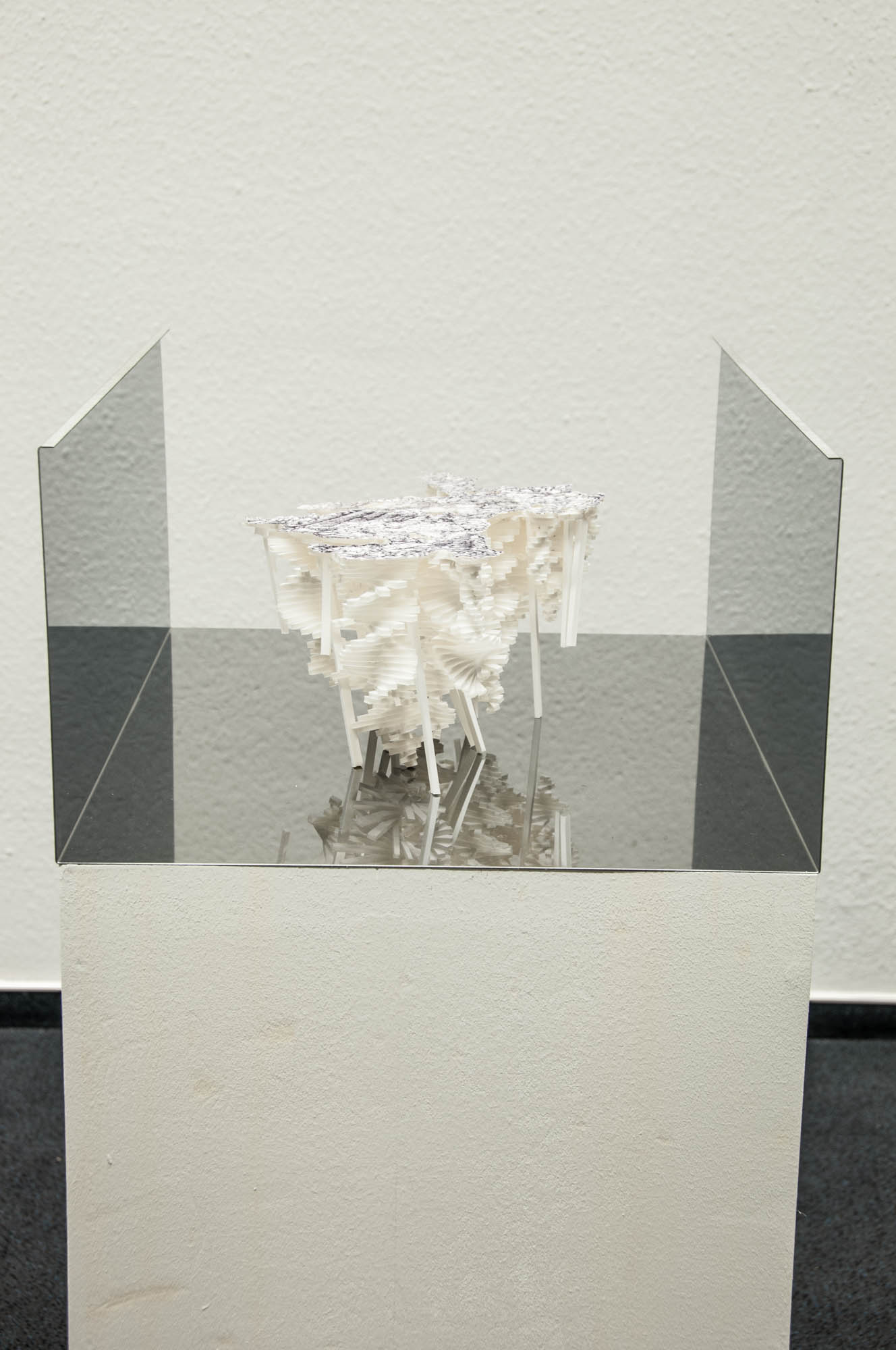 Zeitgenössisches Kunstwerk KONTINENTE von Viktoria Strecker, Ansicht 2